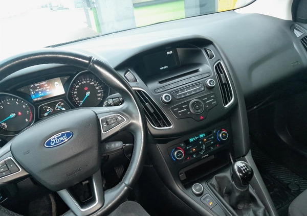 Ford Focus cena 33990 przebieg: 97900, rok produkcji 2015 z Kępno małe 121